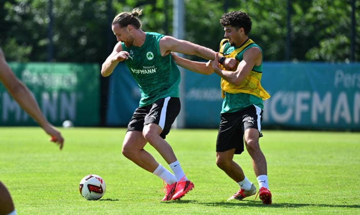 02.07.2026 - Fussball - 2. Bundesliga - Saison 2026 2027 - SpVgg Greuther Fürth Fuerth ( Kleeblatt ) - Training - - xwoxzix - Jannis Heuer (22, SpVgg Greuther Fürth ) Mehmet Avlayici (44, SpVgg Greuther Fürth ) *** July 2, 2026 Soccer 2. Bundesliga 2026–2027 Season SpVgg Greuther Fürth Fürth Kleeblatt Training xwoxzix Jannis Heuer 22, SpVgg Greuther Fürth Mehmet Avlayici 44, SpVgg Greuther Fürth