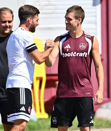 02.07.2026 - Fussball - 2. Fussball - Bundesliga - Saison 2026 2027 - 1. FC Nürnberg Nuernberg FCN ( Club ) - Training - Sportfoto Zink - xwoxzix - Enrico Valentini - Sigurd Haugen ( 9, 1. FC Nürnberg FCN ) Handschlag Handshake *** July 2, 2026 Soccer 2 German Bundesliga 2026–2027 Season 1 FC Nürnberg Nuremberg FCN Club Training Sports Photo Zink xwoxzix Enrico Valentini Sigurd Haugen 9, 1 FC Nuremberg FCN Handshake
