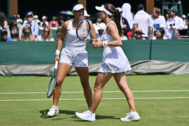 Wimbledon Tennis Championships 2026 - Day 4 LONDON, UNITED KINGDOM - JULY 02: Zeynep Sonmez of Turkiye and Jessica Bouzas Maneiro of Spain play Shuko Aoyama of Japan and En-Shuo Liang of Taiwan in the Ladies Doubles competition during day four of The Wimbledon Tennis Championships at All England Lawn Tennis and Croquet Club on July 02, 2026 in London, United Kingdom. Ray Tang Anadolu London United Kingdom. Editorial use only. Please get in touch for any other usage.  Copyright: x2026xAnadoluxRayxTangx