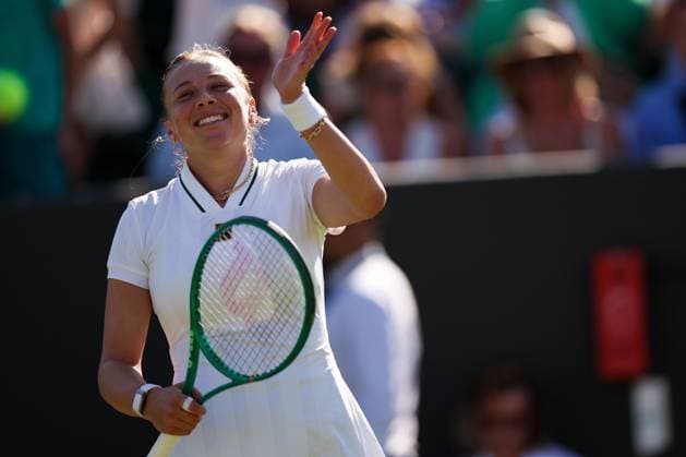 Amanda Anisimova celebrates victory in her second round match Wimbledon Tennis Championships, Day 4, The All England Lawn Tennis and Croquet Club, London, UK - 02 Jul 2026London The All England Lawn Tennis and United Kingdom  Copyright: xEllaxLing Shutterstockx 16970348bq