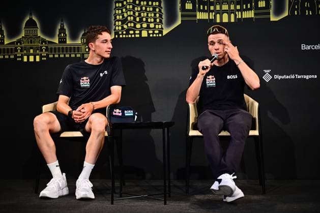 Tour de France 2026 Media Activities 02 07 2026 BARCELONA, SPAIN - JULY 02 : Evenepoel Remco (BEL) of Red Bull BORA Hansgrohe, Lipowitz Florian (GER) of Red Bull BORA Hansgrohe speaking with the media during a press conference, PK, Pressekonferenz prior to the 113rd edition of Tour de France 2026, on July 2, 2026 in Barcelona, Spain, 02 07 2026 Barcelona Spain  Copyright: xPeterxDexVoechtx