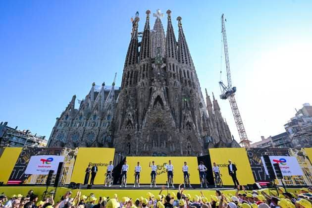 Tour de France 2026 Media Activities 02 07 2026 BARCELONA, SPAIN - JULY 02 : Team TotalEnergies pictured during the teams presentation prior to the 113rd edition of Tour de France an UCI World Tour 2.UWT Team Time Trial stage for Men Elite of 19 km with start in Barcelona and finish in Barcelona on July 2, 2026 in Barcelona, Spain, 02 07 2026 Barcelona Spain  Copyright: xSzymonxGruchalskix