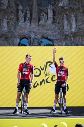Tour de France 2026 Media Activities 02 07 2026 BARCELONA, SPAIN - JULY 02 : Riders of Team Lotto Intermarche on the podium pictured during the teams presentation prior to the 113rd edition of Tour de France an UCI World Tour 2.UWT Team Time Trial stage for Men Elite of 19 km with start in Barcelona and finish in Barcelona on July 2, 2026 in Barcelona, Spain, 02 07 2026 Barcelona Spain  Copyright: xSzymonxGruchalskix