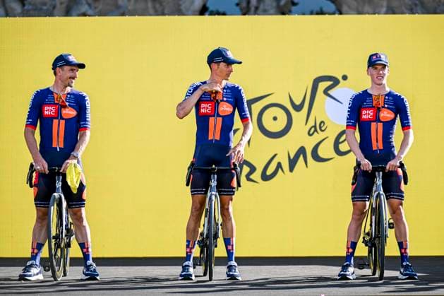 Tour de France 2026 Media Activities 02 07 2026 BARCELONA, SPAIN - JULY 02 : Degenkolb John (GER) of Team Picnic PostNL, Barguil Warren (FRA) of Team Picnic PostNL pictured during the teams presentation prior to the 113rd edition of Tour de France an UCI World Tour 2.UWT Team Time Trial stage for Men Elite of 19 km with start in Barcelona and finish in Barcelona on July 2, 2026 in Barcelona, Spain, 02 07 2026 Barcelona Spain  Copyright: xSzymonxGruchalskix