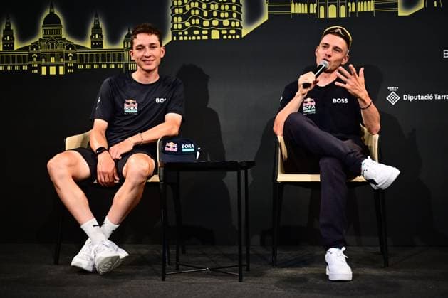 Tour de France 2026 Media Activities 02 07 2026 BARCELONA, SPAIN - JULY 02 : Evenepoel Remco (BEL) of Red Bull BORA Hansgrohe, Lipowitz Florian (GER) of Red Bull BORA Hansgrohe speaking with the media during a press conference, PK, Pressekonferenz prior to the 113rd edition of Tour de France 2026, on July 2, 2026 in Barcelona, Spain, 02 07 2026 Barcelona Spain  Copyright: xPeterxDexVoechtx