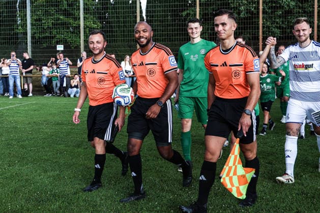 Fussball, 3.Liga Saison 2026 2027 Testspiel TuS Viktoria Buchholz - MSV Duisburg 02.07.2026, Karl-Dölzig Platz Jonah Besong Duisburg Karl-Dölzig Platz Nordrhein-Westfalen Deutschland *** Sports, Soccer, 3rd Division, 2026–2027 Season, Friendly Match: TuS Viktoria Buchholz vs. MSV Duisburg, July 2, 2026, Karl Dölzig Stadium, Jonah Besong, Duisburg, Karl Dölzig Stadium, North Rhine-Westphalia, Germany