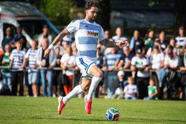 Testspiel TuS Viktoria Buchholz - MSV Duisburg ** NUR FÜR REDAKTIONELLE ZWECKE ** EDITORIAL USE ONLY **<p>Fußball Testspiel TuS Viktoria Buchholz - MSV Duisburg am 02.07.26 in der Karl-Dölzig-Platz in Duisburg Lex Tyger Lobinger Duisburg ) Duisburg Copyright: JakobxKlos *** Friendly Match: TuS Viktoria Buchholz vs. MSV Duisburg ** FOR EDITORIAL USE ONLY ** EDITORIAL USE ONLY ** p Soccer Friendly Match: TuS Viktoria Buchholz vs. MSV Duisburg on July 2, 2026, at Karl Dölzig Platz in Duisburg. Lex Tyger Lobinger, Duisburg. Copyright JakobxKlos Copyright: JakobxKlos doc86jmc6a87vp1fcsepf02 ,EDITORIAL USE ONLY