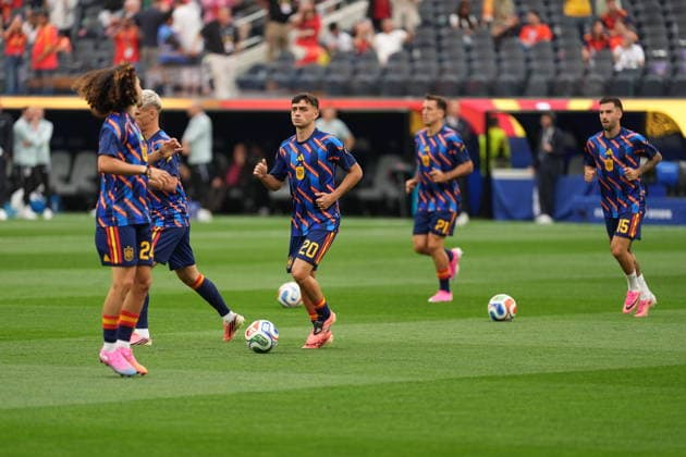 Spain v Austria - FIFA World Cup, WM, Weltmeisterschaft, Fussball 2026 - Round of 32 LOS ANGELES, CALIFORNIA - JULY 2: Pedri of Spain warms up prior the 2026 FIFA World Cup Round of 32 match between Spain and Austria at the Los Angeles Stadium (SoFi Stadium) in Inglewood, California, United States on July 2, 2026. Tayfun Coskun Anadolu California United States. Editorial use only. Please get in touch for any other usage.  Copyright: x2026xAnadoluxTayfunxCoskunx
