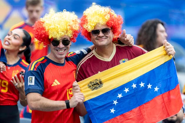 July 2, 2026, Los Angeles, California, USA: Soccer fans are seen before the FIFA World Cup, WM, Weltmeisterschaft, Fussball Round of 32 soccer match between Spain and Austria at SoFi Stadium in Inglewood, Calif., on Thursday, July 2, 2026. Los Angeles USA - ZUMAc68_ 20260702_zaf_c68_012 Copyright: xRingoxChiux