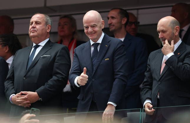 RECORD DATE NOT STATED FIFA World Cup, WM, Weltmeisterschaft, Fussball 2026 - Round of 32 - Spain vs Austria FIFA President Gianni Infantino (C) thumbs up from the balcony prior the FIFA World Cup 2026 Round of 32 match Spain against Austria, in Los Angeles, USA, 02 July 2026. INGLEWOOD United States  Copyright: xCHRISTOPHERxTORRESx
