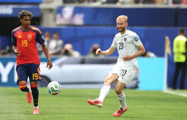 RECORD DATE NOT STATED FIFA World Cup, WM, Weltmeisterschaft, Fussball 2026 - Round of 32 - Spain vs Austria Lamine Yamal of Spain (L) and Konrad Laimer of Austria (R) in action during the FIFA World Cup 2026 Round of 32 match Spain against Austria, in Los Angeles, USA, 02 July 2026. INGLEWOOD United States  Copyright: xCHRISTOPHERxTORRESx