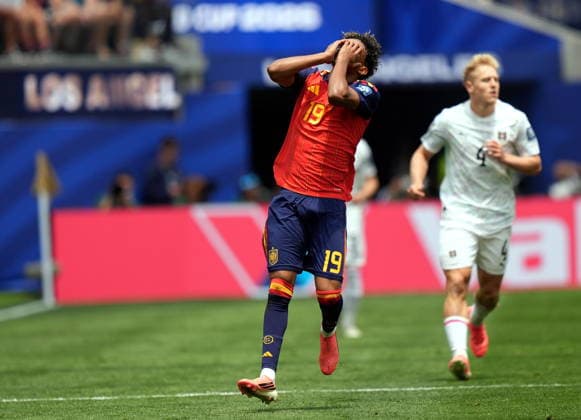 FIFA World Cup, WM, Weltmeisterschaft, Fussball 2026 - Round of 32 - Spain vs Austria Lamine Yamal of Spain reacts during the FIFA World Cup 2026 Round of 32 match Spain against Austria, in Los Angeles, USA, 02 July 2026. INGLEWOOD United States  Copyright: xSCOTTxSTRAZZANTEx