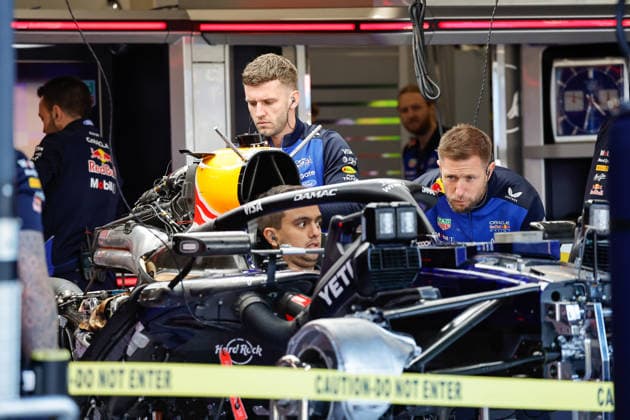 F1 - BRITISH GRAND PRIX 2026 Red Bull Racing Ford RB22, mechanical detail, Mechanics working at the garage, box, during the Formula 1 British Grand Prix 2026, 9th round of the 2026 Formula One World Championship, WM, Weltmeisterschaft from July 3 to 5, 2026 on the Silverstone Circuit, in Silverstone, United Kingdom - SilverstoneUnited Kingdom  Copyright: xPauloxMariax
