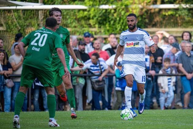 Testspiel TuS Viktoria Buchholz - MSV Duisburg ** NUR FÜR REDAKTIONELLE ZWECKE ** EDITORIAL USE ONLY **<p>Fußball Testspiel TuS Viktoria Buchholz - MSV Duisburg am 02.07.26 in der Karl-Dölzig-Platz in Duisburg Ramien Safi ( Duisburg ) Duisburg Copyright: JakobxKlos *** Friendly Match: TuS Viktoria Buchholz vs. MSV Duisburg ** FOR EDITORIAL USE ONLY ** EDITORIAL USE ONLY ** p Soccer Friendly Match: TuS Viktoria Buchholz vs. MSV Duisburg on July 2, 2026, at Karl Dölzig Platz in Duisburg Ramien Safi Duisburg Duisburg Copyright JakobxKlos Copyright: JakobxKlos doc86jn9kf146g1adw0cf7i ,EDITORIAL USE ONLY