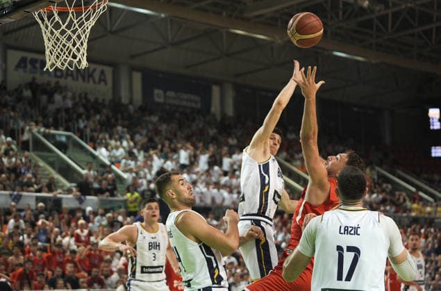 Bosnia and Herzegovina v Turkiye - FIBA Basketball World Cup 2027 European Qualifiers ZENICA, BOSNIA AND HERZEGOVINA - JULY 2: A Turkiye player contests for the ball with Bosnia and Herzegovina players, including Aleksandar Lazic (17), during the FIBA Basketball World Cup 2027 European Qualifiers first-round game at Husejin Smajlovic Hall in Zenica, Bosnia and Herzegovina, on July 2, 2026. Samir Jordamovic Anadolu Zenica Bosnia and Herzegovina. Editorial use only. Please get in touch for any other usage.  Copyright: x2026xAnadoluxSamirxJordamovicx