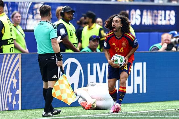 Marc Cucurella of Spain reacts Spain v Austria, 2026 FIFA World Cup, WM, Weltmeisterschaft, Fussball ROund of 32, Football, Los Angeles Stadium, California, USA - 02 Jul 2026Los Angeles Los Angeles Stadium California (CA) United States of America  Copyright: xMichaelxZemanek Shutterstockx 16974406ac