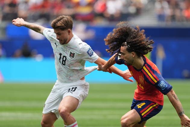 Spain v Austria - FIFA World Cup, WM, Weltmeisterschaft, Fussball 2026 - Round of 32 LOS ANGELES, CALIFORNIA - JULY 2: Marc Cucurella (24) of Spain in action against Romano Schmid of Austria during the 2026 FIFA World Cup Round of 32 match between Spain and Austria at the Los Angeles Stadium (SoFi Stadium) in Inglewood, California, United States on July 2, 2026. Tayfun Coskun Anadolu California United States. Editorial use only. Please get in touch for any other usage.  Copyright: x2026xAnadoluxTayfunxCoskunx