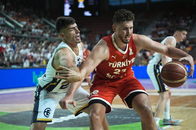 Bosnia and Herzegovina v Turkiye - FIBA Basketball World Cup 2027 European Qualifiers ZENICA, BOSNIA AND HERZEGOVINA - JULY 2: Alperen Sengun (R) of Turkiye in action during the FIBA Basketball World Cup 2027 first round match between Bosnia and Herzegovina and Turkiye at Husejin Smajlovic Hall in Zenica, Bosnia and Herzegovina, on July 2, 2026. Samir Jordamovic Anadolu Zenica Bosnia and Herzegovina. Editorial use only. Please get in touch for any other usage.  Copyright: x2026xAnadoluxSamirxJordamovicx