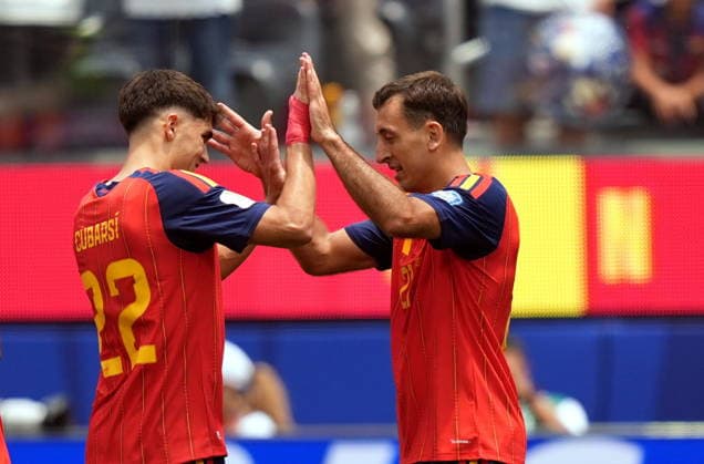 FIFA World Cup, WM, Weltmeisterschaft, Fussball 2026 - Round of 32 - Spain vs Austria Mikel Oyarzabal of Spain (R) celebrates with Pau Cubarsi of Spain after scoring the 1-0 during the FIFA World Cup 2026 Round of 32 match Spain against Austria, in Los Angeles, USA, 02 July 2026. INGLEWOOD United States  Copyright: xSCOTTxSTRAZZANTEx