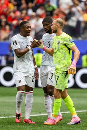 SOCCER - FIFA World Cup, WM, Weltmeisterschaft, Fussball 2026 INGLEWOOD,CALIFORNIA,USA,02.JUL.26 - SOCCER - FIFA World Cup, round of 32, Spain vs Austria. Image shows David Alaba, Kevin Danso and Alexander Schlager (AUT).  GEPAxpictures xArminxRauthner