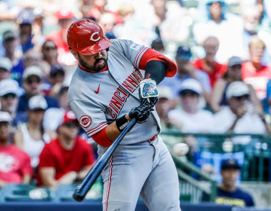 Cincinnati Reds designated hitter Eugenio Suarez hits a single in the fourth inning of the MLB, Baseball Herren, USA game between the Cincinnati Reds and the Milwaukee Brewers at American Family Field in Milwaukee, Wisconsin on Thursday, July 2, 2026.  MIL20260702813 TANNENxMAURY