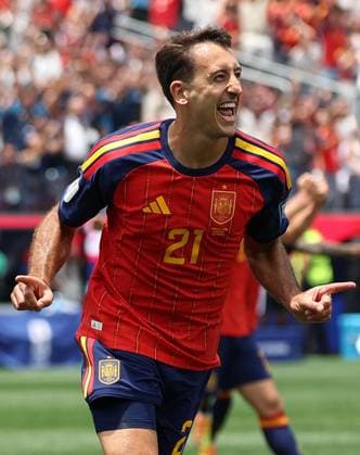 FIFA World Cup, WM, Weltmeisterschaft, Fussball 2026 - Spain v Austria CALIFORNIA, UNITED STATES OF AMERICA, July 2: GOAL 1-0, Mikel Oyarzabal of Spain national team, Nationalteam goal celebration after scoring a goal to put Spain 1-0 ahead during the FIFA World Cup 2026 match in the Round Of 32 between Spain v Austria at Los Angeles Stadium, Los Angeles, California, on 2 July. (Photo by DC Photo Crystal Pix) Los Angeles Los Angeles Stadium United States Of America Copyright: xDCxPhotox xCrystaxPixx SportsxPressxPhotox Sportspressphoto_SPR182807