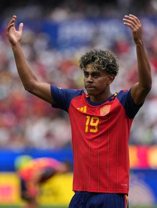 (260703) -- LOS ANGELES, July 3, 2026 -- Lamine Yamal of Spain reacts during the round of 32 match between Spain and Austria at the 2026 FIFA World Cup, WM, Weltmeisterschaft, Fussball at Los Angeles Stadium in Los Angeles, the United States, July 2, 2026. ) (SP)U.S.-LOS ANGELES-FOOTBALL-FIFA WORLD CUP-ROUND OF 32-ESP VS AUT HuangxZongzhi 
