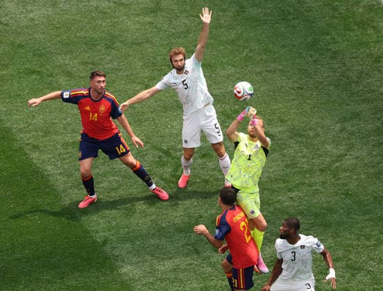(260703) -- LOS ANGELES, July 3, 2026 -- Alexander Schlager (2nd R), goalkeeper of Austria, makes a save during the round of 32 match between Spain and Austria at the 2026 FIFA World Cup, WM, Weltmeisterschaft, Fussball at Los Angeles Stadium in Los Angeles, the United States, July 2, 2026. ) (SP)U.S.-LOS ANGELES-FOOTBALL-FIFA WORLD CUP-ROUND OF 32-ESP VS AUT LixYing 