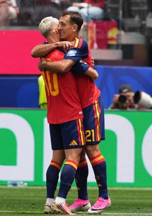 (260703) -- LOS ANGELES, July 3, 2026 -- Mikel Oyarzabal (R) of Spain celebrates after scoring with Dani Olmo during the round of 32 match between Spain and Austria at the 2026 FIFA World Cup, WM, Weltmeisterschaft, Fussball at Los Angeles Stadium in Los Angeles, the United States, July 2, 2026. ) (SP)U.S.-LOS ANGELES-FOOTBALL-FIFA WORLD CUP-ROUND OF 32-ESP VS AUT HuangxZongzhi 