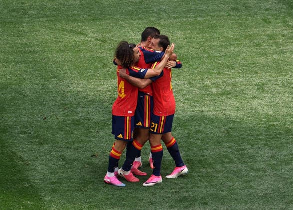 (260703) -- LOS ANGELES, July 3, 2026 -- Mikel Oyarzabal (R) of Spain celebrates after scoring with teammates during the round of 32 match between Spain and Austria at the 2026 FIFA World Cup, WM, Weltmeisterschaft, Fussball at Los Angeles Stadium in Los Angeles, the United States, July 2, 2026. ) (SP)U.S.-LOS ANGELES-FOOTBALL-FIFA WORLD CUP-ROUND OF 32-ESP VS AUT LixYing 