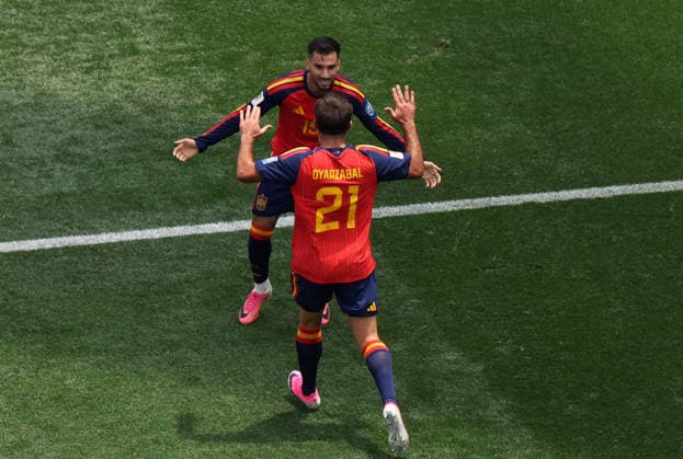 (260703) -- LOS ANGELES, July 3, 2026 -- Mikel Oyarzabal (down) of Spain celebrates after scoring with Alex Baena during the round of 32 match between Spain and Austria at the 2026 FIFA World Cup, WM, Weltmeisterschaft, Fussball at Los Angeles Stadium in Los Angeles, the United States, July 2, 2026. ) (SP)U.S.-LOS ANGELES-FOOTBALL-FIFA WORLD CUP-ROUND OF 32-ESP VS AUT LixYing 