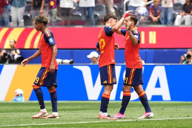 Mikel Oyarzabal (R) and Pau Cubarsi of Spain celebrate a goal during the FIFA World Cup, WM, Weltmeisterschaft, Fussball 2026 Round of 32 match Spain against Austria, in Los Angeles, United States, 02 July 2026. FIFA World Cup 2026 - Round of 32 - Spain vs Austria !ACHTUNG: NUR REDAKTIONELLE NUTZUNG!  Copyright: xOmarxAlonsox GR4099 20260702-55020781615_1