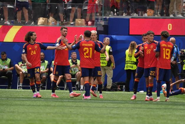 Spain v Austria - FIFA World Cup, WM, Weltmeisterschaft, Fussball 2026 - Round of 32 LOS ANGELES, CALIFORNIA - JULY 2: Players of Spain celebrate after Pedro Porro s goal during the 2026 FIFA World Cup Round of 32 match between Spain and Austria at the Los Angeles Stadium (SoFi Stadium) in Inglewood, California, United States on July 2, 2026. Tayfun Coskun Anadolu California United States. Editorial use only. Please get in touch for any other usage.  Copyright: x2026xAnadoluxTayfunxCoskunx