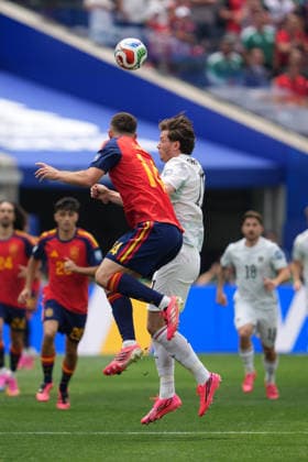 RECORD DATE NOT STATED 2nd July 2026; SoFi Stadium, Los Angeles, California, United States of America; FIFA World Cup, WM, Weltmeisterschaft, Fussball Football, Spain versus Austria; Aymeric Laporte of Spain wins a climbing header AlecxBrown