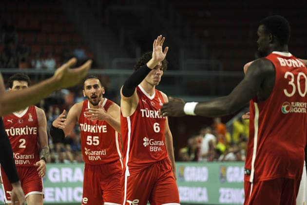 Bosnia and Herzegovina v Turkiye - FIBA Basketball World Cup 2027 European Qualifiers ZENICA, BOSNIA AND HERZEGOVINA - JULY 2: Cedi Osman (6) of Turkiye celebrates with his teammates at the end the FIBA Basketball World Cup 2027 first round match between Bosnia and Herzegovina and Turkiye at Husejin Smajlovic Hall in Zenica, Bosnia and Herzegovina, on July 2, 2026. Samir Jordamovic Anadolu Zenica Bosnia and Herzegovina. Editorial use only. Please get in touch for any other usage.  Copyright: x2026xAnadoluxSamirxJordamovicx