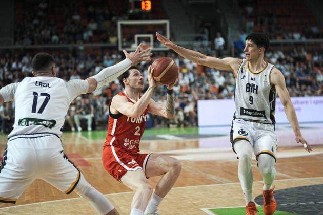 Bosnia and Herzegovina v Turkiye - FIBA Basketball World Cup 2027 European Qualifiers ZENICA, BOSNIA AND HERZEGOVINA - JULY 2: Sehmus Hazer (2) of Turkiye in action during the FIBA Basketball World Cup 2027 first round match between Bosnia and Herzegovina and Turkiye at Husejin Smajlovic Hall in Zenica, Bosnia and Herzegovina, on July 2, 2026. Samir Jordamovic Anadolu Zenica Bosnia and Herzegovina. Editorial use only. Please get in touch for any other usage.  Copyright: x2026xAnadoluxSamirxJordamovicx