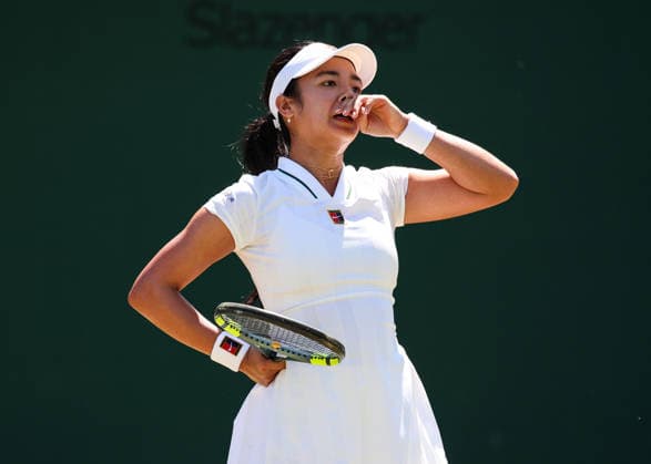 Alexandra Eala (PHI) reagiert veraergert, enttaeuscht, Aerger, Enttaeuschung, Frust, Emotion Damen Einzel, Ladies Singles Tennis - Wimbledon 2026 - Grand Slam ITF ATP, Tennis Herren WTA, Tennis Damen - AELTC - London - - Great Britain - 2 July 2026. *** Alexandra Eala PHI reacts with annoyance, disappointment, anger, frustration, and emotion; Women s Singles, Ladies Singles Tennis, Wimbledon 2026, Grand Slam, ITF, ATP, WTA, AELTC, London, Great Britain, July 2, 2026 Copyright: xJuergenxHasenkopfx