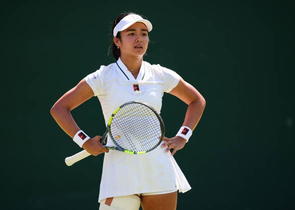 Alexandra Eala (PHI) reagiert veraergert, enttaeuscht, Aerger, Enttaeuschung, Frust, Emotion Damen Einzel, Ladies Singles Tennis - Wimbledon 2026 - Grand Slam ITF ATP, Tennis Herren WTA, Tennis Damen - AELTC - London - - Great Britain - 2 July 2026. *** Alexandra Eala PHI reacts with annoyance, disappointment, anger, frustration, and emotion; Women s Singles, Ladies Singles Tennis, Wimbledon 2026, Grand Slam, ITF, ATP, WTA, AELTC, London, Great Britain, July 2, 2026 Copyright: xJuergenxHasenkopfx