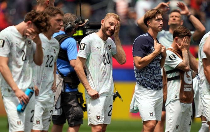 FIFA World Cup, WM, Weltmeisterschaft, Fussball 2026 - Round of 32 - Spain vs Austria Konrad Laimer of Austria (C) and teammates react after the FIFA World Cup 2026 Round of 32 match Spain against Austria, in Los Angeles, USA, 02 July 2026. INGLEWOOD United States  Copyright: xSCOTTxSTRAZZANTEx