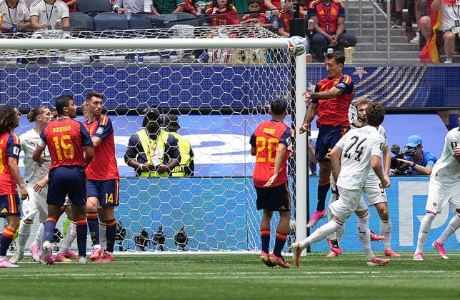 (260703) -- LOS ANGELES, July 3, 2026 -- Mikel Oyarzabal (up) of Spain heads the ball during the round of 32 match between Spain and Austria at the 2026 FIFA World Cup, WM, Weltmeisterschaft, Fussball at Los Angeles Stadium in Los Angeles, the United States, July 2, 2026. ) (SP)U.S.-LOS ANGELES-FOOTBALL-FIFA WORLD CUP-ROUND OF 32-ESP VS AUT HuangxZongzhi 