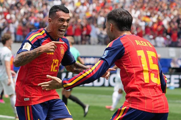 (260703) -- LOS ANGELES, July 3, 2026 -- Pedro Porro (L) of Spain celebrates with teammate Alex Baena after scoring during the round of 32 match between Spain and Austria at the 2026 FIFA World Cup, WM, Weltmeisterschaft, Fussball at Los Angeles Stadium in Los Angeles, the United States, July 2, 2026. ) (SP)U.S.-LOS ANGELES-FOOTBALL-FIFA WORLD CUP-ROUND OF 32-ESP VS AUT ChenxYichen 
