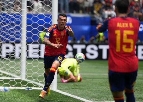 (260703) -- LOS ANGELES, July 3, 2026 -- Pedro Porro (L) of Spain celebrates after scoring during the round of 32 match between Spain and Austria at the 2026 FIFA World Cup, WM, Weltmeisterschaft, Fussball at Los Angeles Stadium in Los Angeles, the United States, July 2, 2026. ) (SP)U.S.-LOS ANGELES-FOOTBALL-FIFA WORLD CUP-ROUND OF 32-ESP VS AUT ChenxYichen 