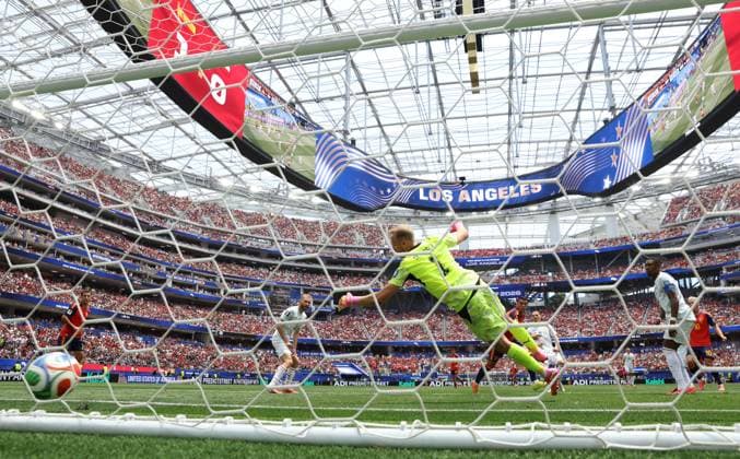 Pedro Porro of Spain scores his sides second goal past Alexander Schlager of Austria Spain v Austria, 2026 FIFA World Cup, WM, Weltmeisterschaft, Fussball ROund of 32, Football, Los Angeles Stadium, California, USA - 02 Jul 2026Los Angeles Los Angeles Stadium California (CA) United States of America  Copyright: xMichaelxZemanek Shutterstockx 16974406bp
