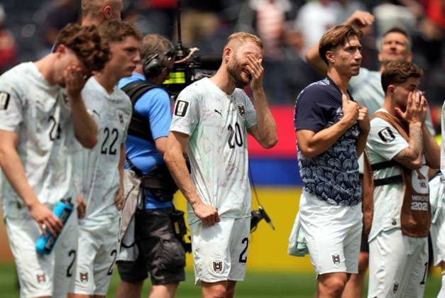 FIFA World Cup, WM, Weltmeisterschaft, Fussball 2026 - Round of 32 - Spain vs Austria Konrad Laimer of Austria (C) and teammates react after the FIFA World Cup 2026 Round of 32 match Spain against Austria, in Los Angeles, USA, 02 July 2026. INGLEWOOD United States  Copyright: xSCOTTxSTRAZZANTEx