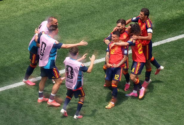 (260703) -- LOS ANGELES, July 3, 2026 -- Pedro Porro (4th R) of Spain celebrates with teammates after scoring during the round of 32 match between Spain and Austria at the 2026 FIFA World Cup, WM, Weltmeisterschaft, Fussball at Los Angeles Stadium in Los Angeles, the United States, July 2, 2026. ) (SP)U.S.-LOS ANGELES-FOOTBALL-FIFA WORLD CUP-ROUND OF 32-ESP VS AUT LixYing 