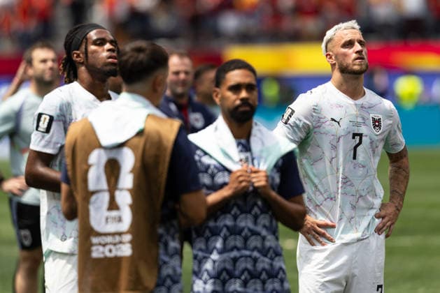 SOCCER - FIFA World Cup, WM, Weltmeisterschaft, Fussball 2026 INGLEWOOD,CALIFORNIA,USA,02.JUL.26 - SOCCER - FIFA World Cup, round of 32, Spain vs Austria. Image shows the disappointment of Carney Chukwuemeka, Phillipp Mwene and Marko Arnautovic (AUT).  GEPAxpictures xArminxRauthner