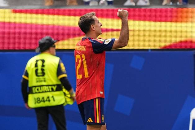 Mikel Oyarzabal of Spain celebrates scoring a goal for their side to make it 3-0 Spain v Austria, 2026 FIFA World Cup, WM, Weltmeisterschaft, Fussball ROund of 32, Football, Los Angeles Stadium, California, USA - 02 Jul 2026Los Angeles Los Angeles Stadium California (CA) United States of America  Copyright: xIsmaelxAdnan Shutterstockx 16974404bh