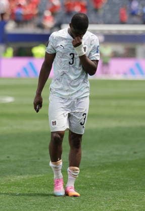 RECORD DATE NOT STATED FIFA World Cup, WM, Weltmeisterschaft, Fussball 2026 - Round of 32 - Spain vs Austria Kevin Danso of Austria leaves the pitch dejected after losing the FIFA World Cup 2026 Round of 32 match Spain against Austria, in Los Angeles, USA, 02 July 2026. INGLEWOOD United States  Copyright: xCHRISTOPHERxTORRESx