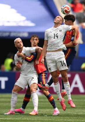 RECORD DATE NOT STATED FIFA World Cup, WM, Weltmeisterschaft, Fussball 2026 - Round of 32 - Spain vs Austria Sasa Kalajdzic of Austria (2-R) in action during the FIFA World Cup 2026 Round of 32 match Spain against Austria, in Los Angeles, USA, 02 July 2026. INGLEWOOD United States  Copyright: xCHRISTOPHERxTORRESx