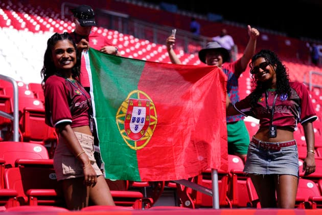Portugal v Croatia: Round Of 32 - FIFA World Cup, WM, Weltmeisterschaft, Fussball 2026 Supporters of Portugal pose for the photo during the FIFA World Cup 2026 Round Of 32 match between Portugal and Croatia at Toronto Stadium on July 02, 2026 in Toronto, Ontario. Toronto ON Canada  Copyright: xJosexBretonx originalFilename:bretonhernandez-portugal260702_npGC2.jpg